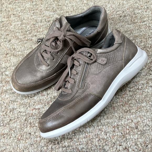 Aravon Womens Pc Tie Metallic Fashion Sneaker Size 7 - Picture 1 of 8